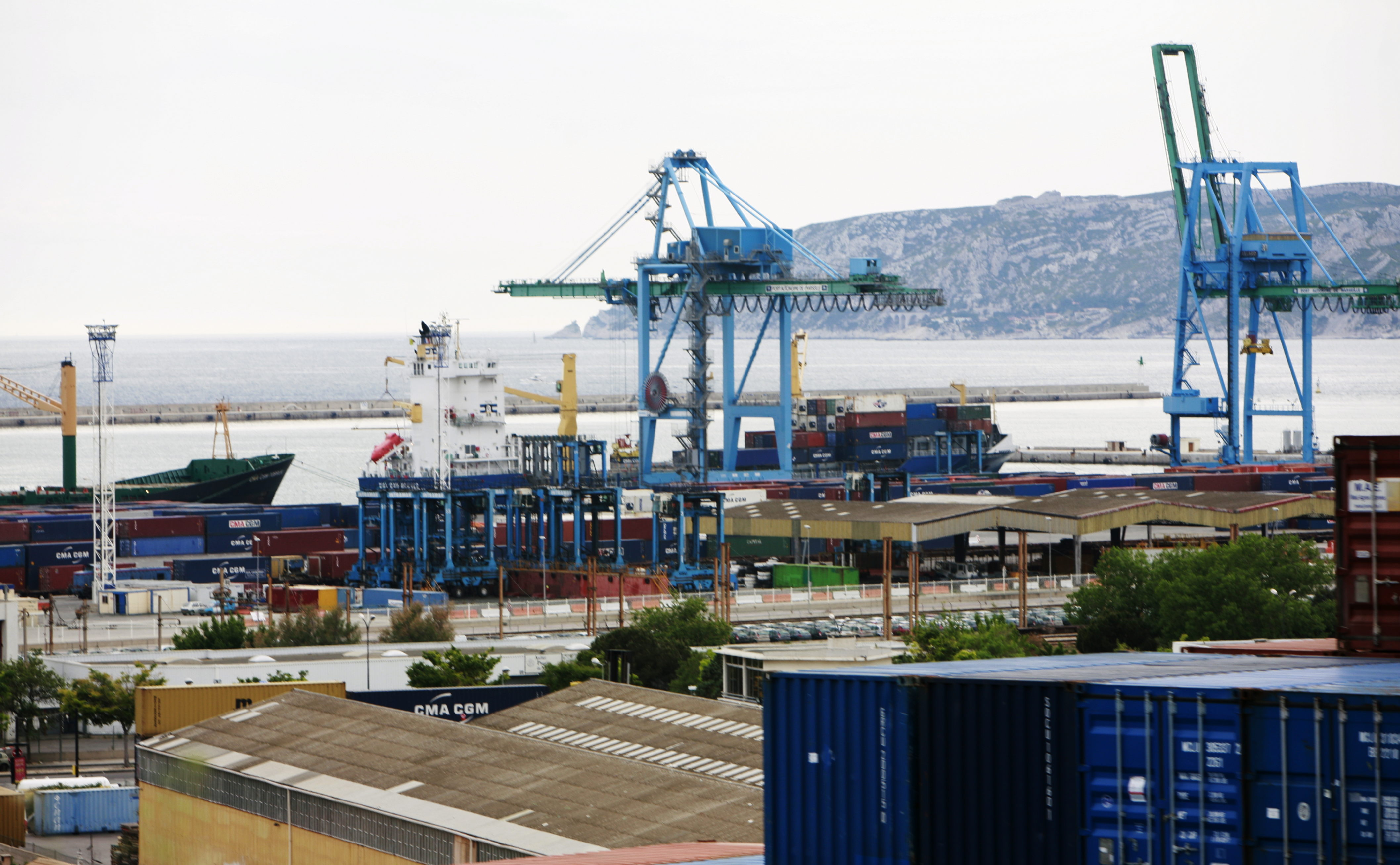 TRAVERSÉE EN BATEAU DU GRAND PORT MARITIME DE MARSEILLE